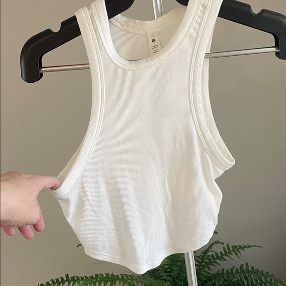 lululemon athletica White Cropped Tank Top - Picture 3 of 5